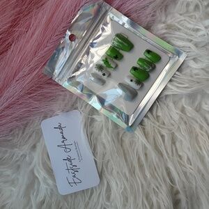 MICKEY'S HALLOWEEN Luxury Press On Nail Set LARGE / SHORT COFFIN